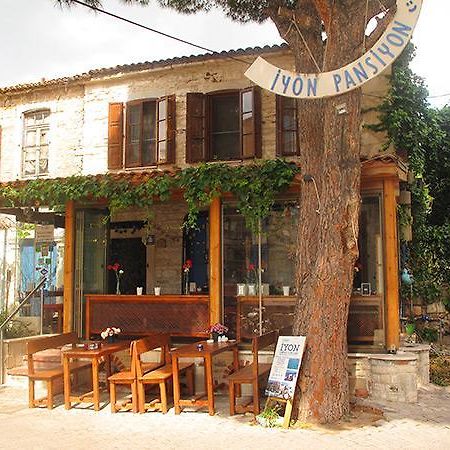 Iyon Pansiyon Foca Exterior photo