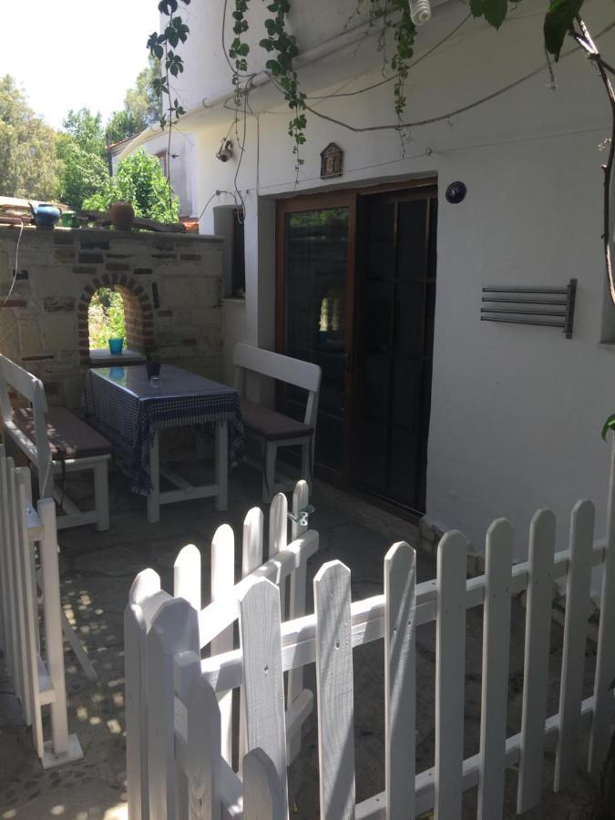 Iyon Pansiyon Foca Exterior photo