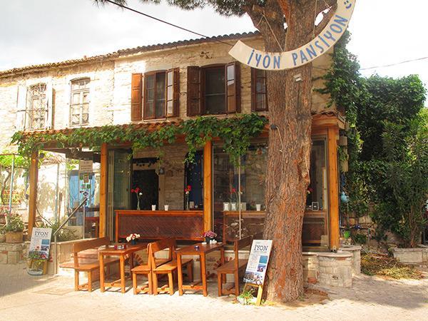 Iyon Pansiyon Foca Exterior photo
