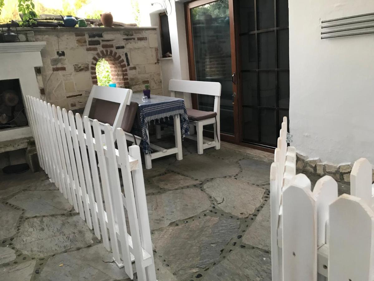Iyon Pansiyon Foca Exterior photo