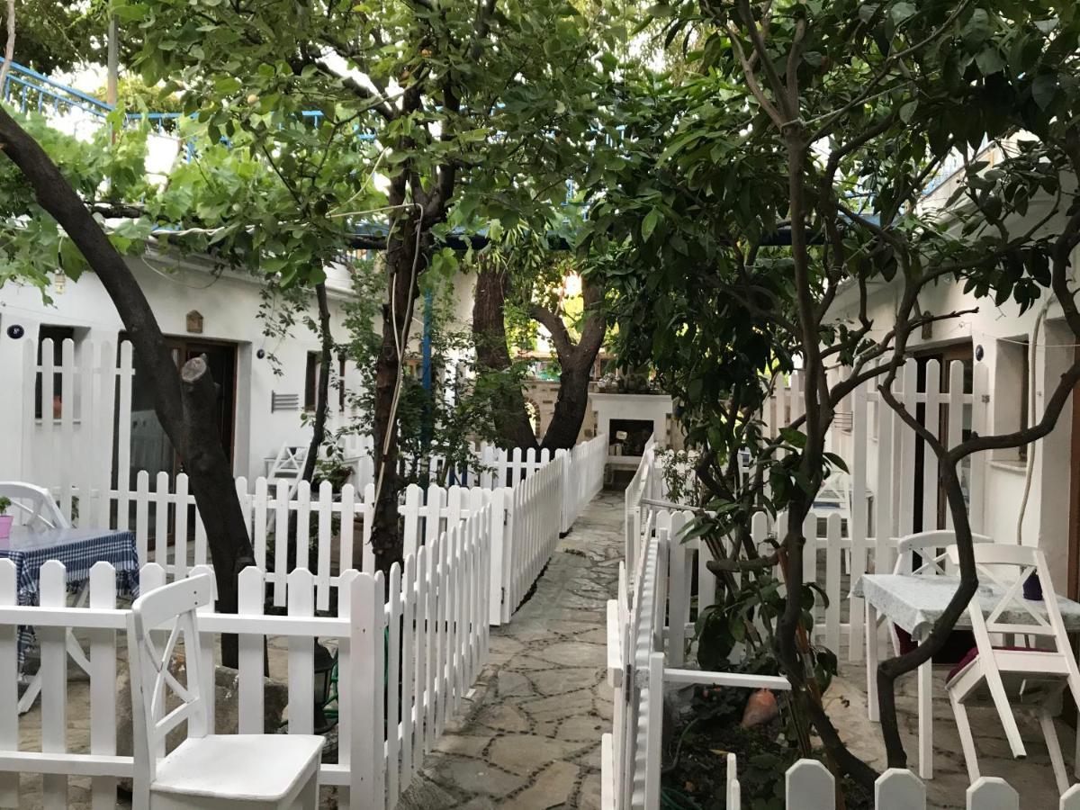 Iyon Pansiyon Foca Exterior photo